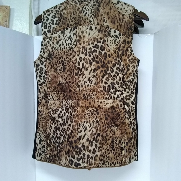 QUILTED Cheetah Lined Vest Size S/Petite - Picture 2 of 9